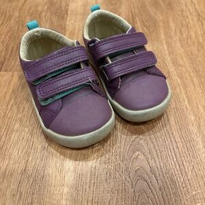 Ten Little Sneakers, size 5